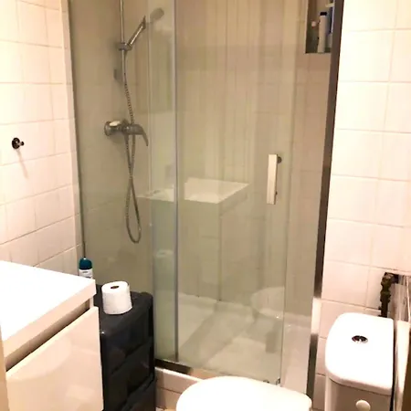 A Calm Double Bedroom In F3 Paris14eme Parc Montsouris *